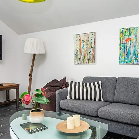 6 Person In Prázdninový dům *