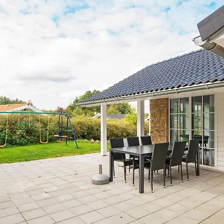 Дом отдыха 6 Person In *